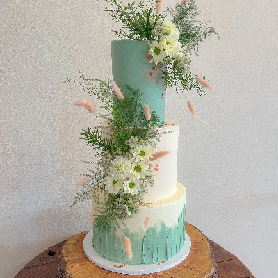 Tempt the tastebuds with Claire Hansen Cakes