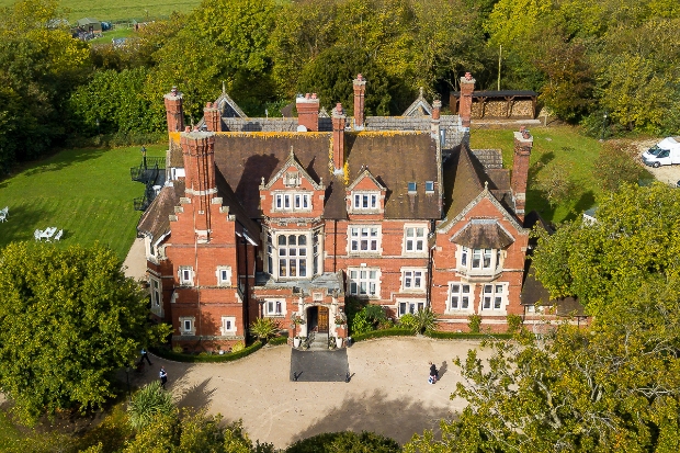 Looking for a Bristol wedding venue? Look at Berwick Lodge: Image 1