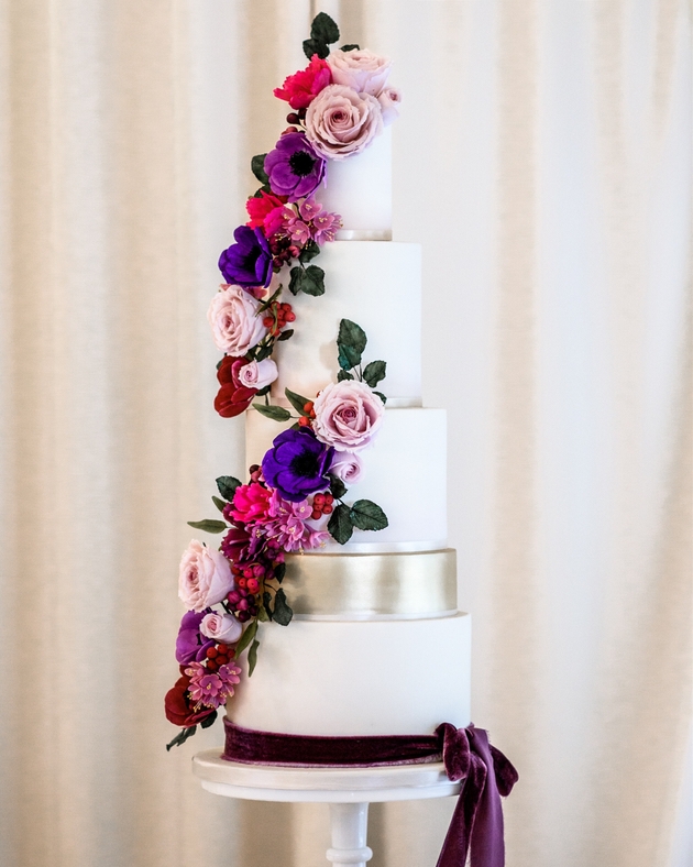 We talk to Leah Coetzee of Somerset cake designer Pretty Cake Creations about injecting colour into your wedding cake: Image 1